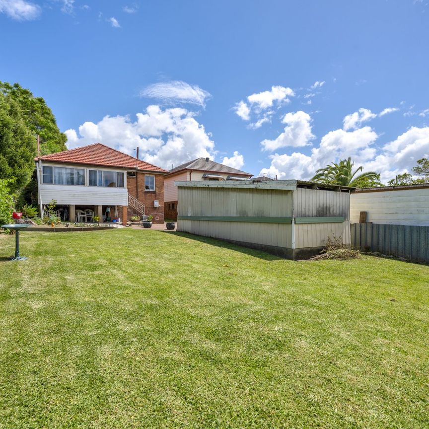 A Bright and Spacious Family Home - Photo 2