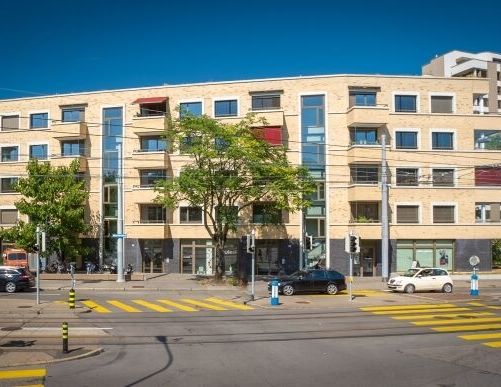 City life meets tranquility Elegant 3.5-room apartment - Photo 1