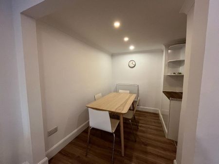 2 bedroom flat to rent - Photo 4