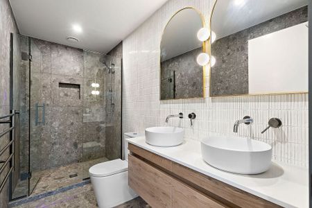 2 Bed, 2 Bath Townhouse with Garage! - Photo 4