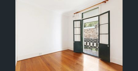 Charming Fully Furnished Two-Bedroom Garden Terrace in Quiet and Private Location - Photo 3