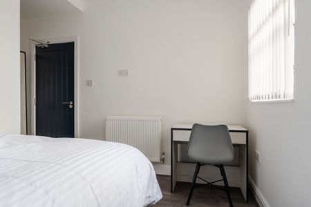 Room in a Shared House, Colebrooke Road, L17 - Photo 2