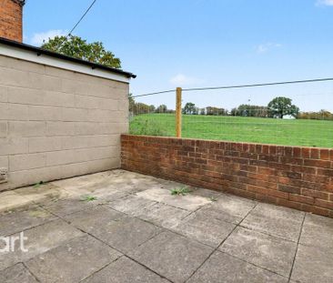 2 bedroom semi-detached house to rent - Photo 5