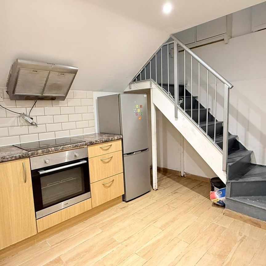 2 Bed Flat, High Road, IG1 - Photo 1
