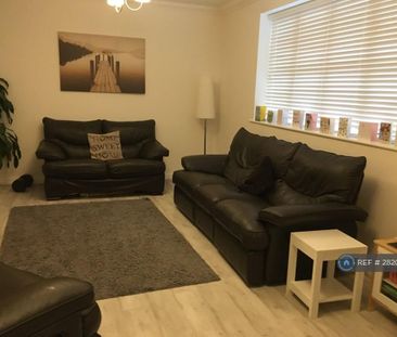 2 bedroom flat to rent - Photo 5