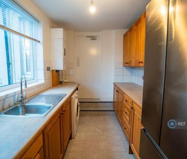 1 bedroom in a flat share to rent - Photo 6