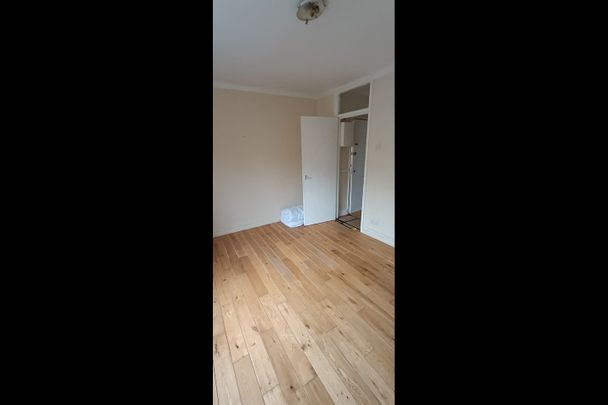 1 Bed Flat, Cressingham Road, SE13 - Photo 1