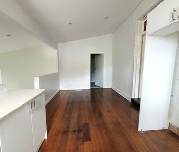 Beautifully Presented Double Brick Home - Photo 2