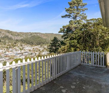 Stokes Valley 4 Bedrooms - Photo 4