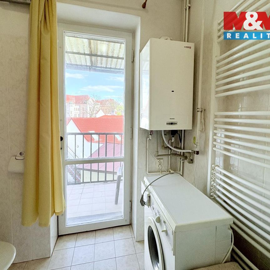 Pronájem bytu 2+kk 47 m², Masarykovo náměstí 220, Pardubice - Fotografie 1