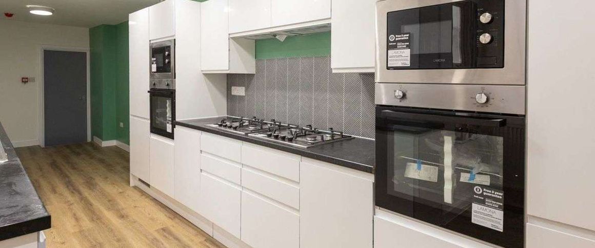 Newly Refurbished Home – Modern Comfort Meets Stylish Living! Room 6 - Photo 1