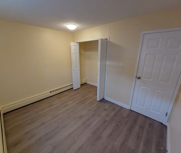 Bright 2 Bedroom Unit By Red Deer College!! - Photo 4