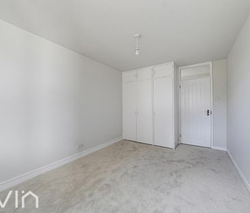 3 bedroom flat to rent - Photo 2