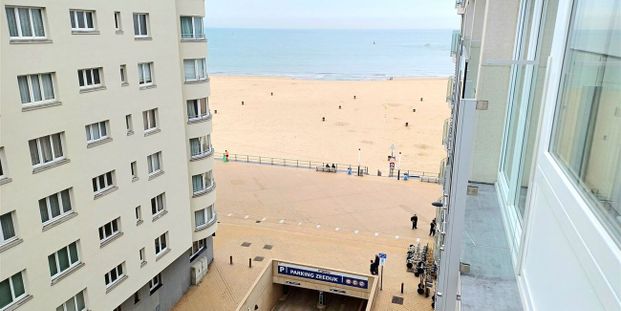 Appartement te huur in Oostende voor € 735 met 1 slaapkamer - Photo 1