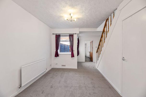 2 bedroom terraced house to rent - Photo 1