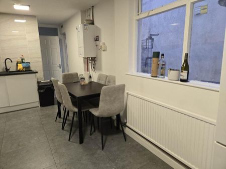 4 bedroom house to rent - Photo 2