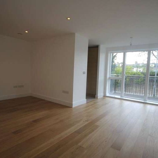 A high quality two bedroom, two bathroom apartment - Photo 1