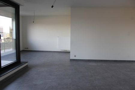 Appartement met terras en 2 slaapkamers. - Photo 4