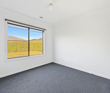 Well presented 3 bedroom home - Photo 2