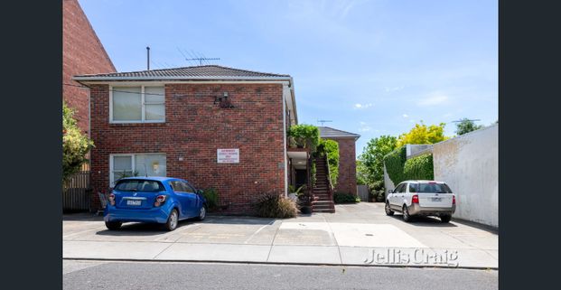 Renovated One Bedroom Apartment In The Heart Of Richmond - Photo 1