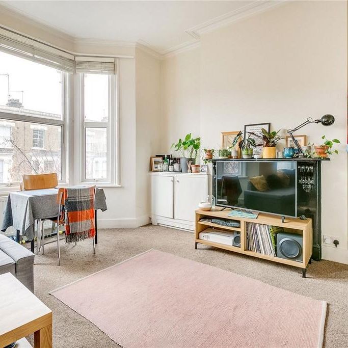 1 bedroom flat to rent - Photo 1