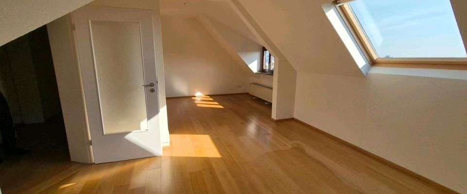 Seltene Altbauwohnung 63m2 mit Charme & Spitzboden in TOPlage - Photo 1