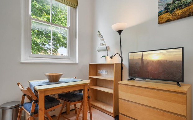 Studio to rent - Photo 1