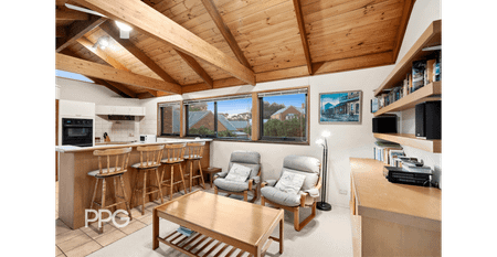 Coastal Living with Ocean Views on a Spacious 1082sqm Block - Photo 5