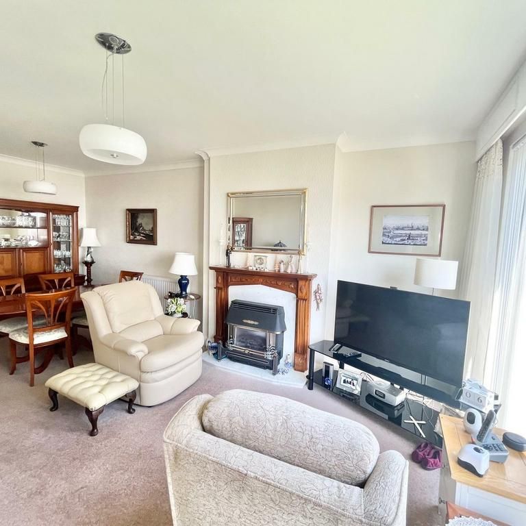 2 bedroom maisonette to rent - Photo 1