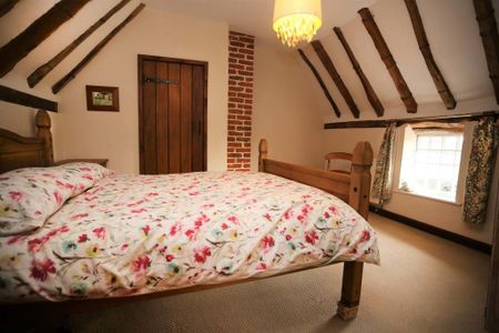 2 bedroom semi-detached house to rent - Photo 5