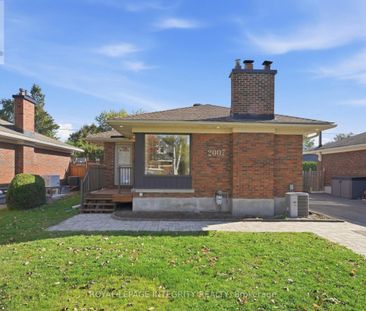 2007 Dorval Avenue Ottawa, ON K1G2N6 - Photo 1