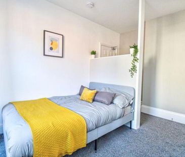 1 bedroom in a house share to rent - Photo 3