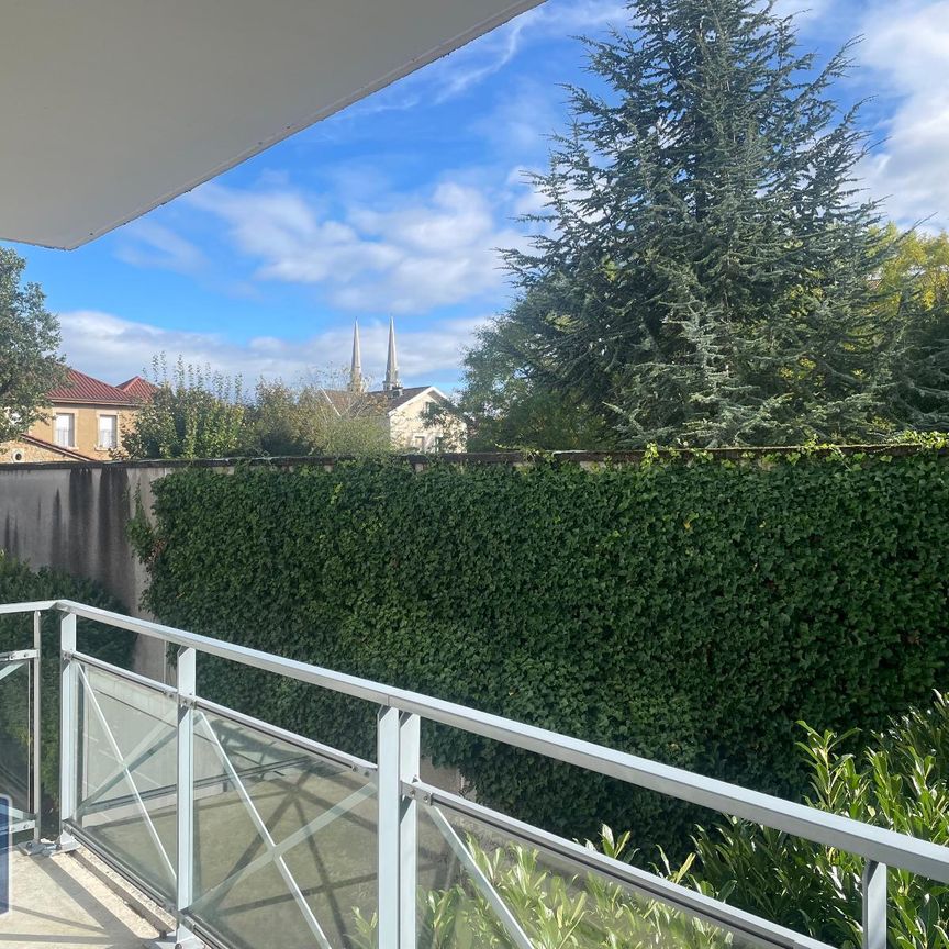 Location Appartement 4 pièces 84m² BOURG EN BRESSE 01000 - Photo 1