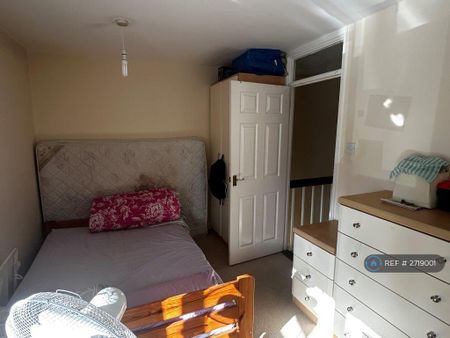 2 bedroom maisonette to rent - Photo 4