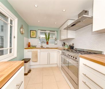 4 bedroom terraced house to rent - Photo 5