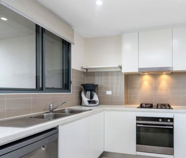 Perfectly Located Two Bedroom Apartment Near Rouse Hill & Transport... - Photo 2