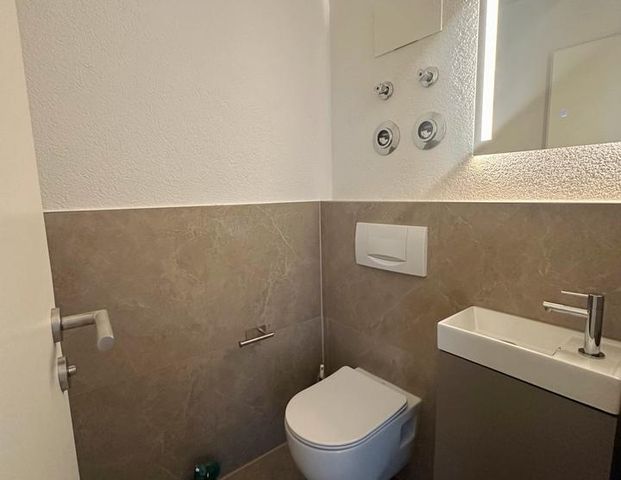 Frisch renovierte 4-Zimmer Wohnung zentral in GP mit Tiefgarage - Foto 1