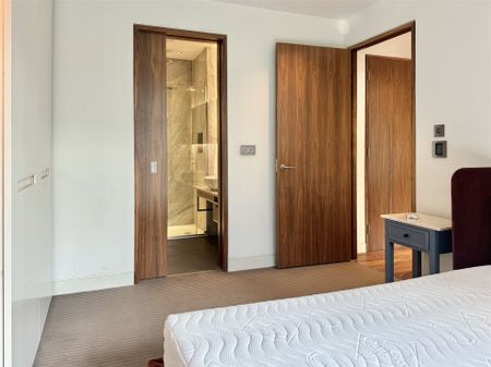 Wood Street, London - Photo 5