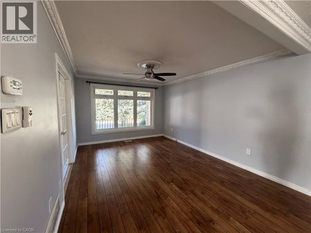 37 ELORA Drive, Hamilton, Ontario, L9C6T4 - Photo 3