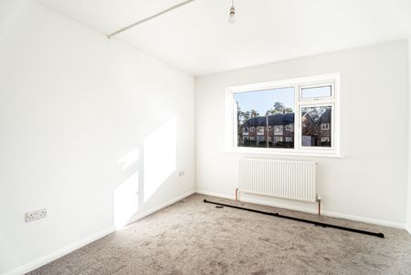Available unfurnished from 24/10/2025 - Photo 4