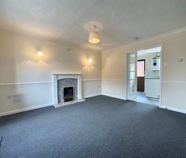 2 bedroom Semi-Detached House to let - Photo 2