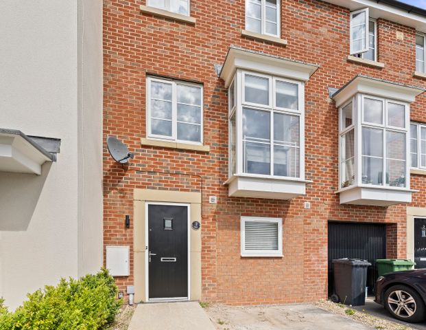 Not Your Average House Share Studio 6 - Photo 1