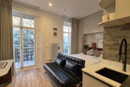Hereford Road, Notting Hill - Photo 2