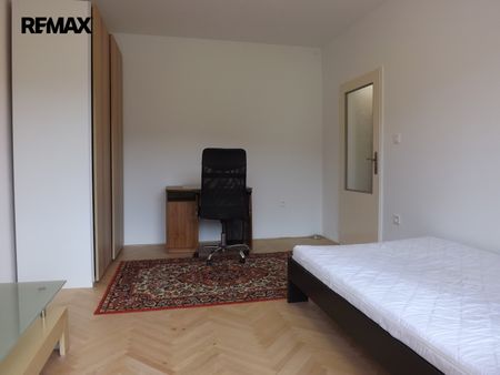 Pronájem bytu 1+1 v osobním vlastnictví 32 m², Adamov - Fotografie 4