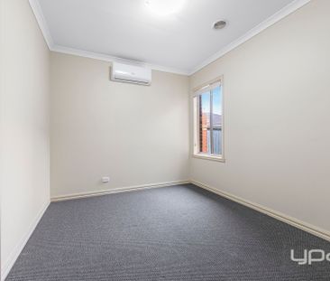 IDEAL HOME IN THE PERFECT SPOT - Photo 3