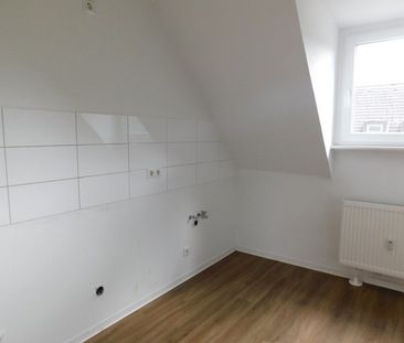 Gemütliche 3-Zimmer-Wohnung im DG , einzugsbereit! - Foto 1