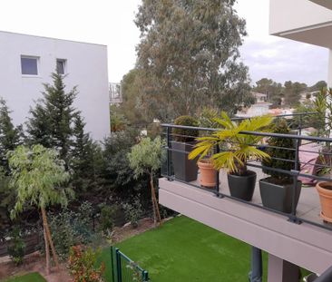 Superbe F2bis neuf centre de Boulouris + grand garage - Photo 4