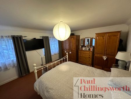 1 bed Terraced House - Photo 3