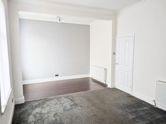 2 bedroom cottage to rent - Photo 1