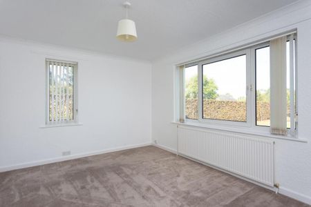 3 bedroom detached bungalow to rent - Photo 4